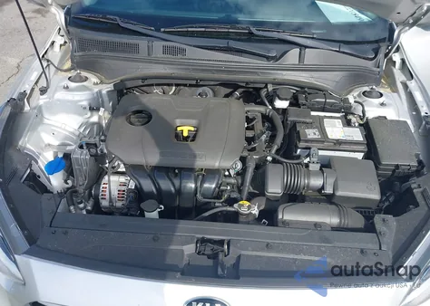 2021 Kia Forte Lxs z USA, uszkodzony, nr VIN 3KPF24AD0ME290833